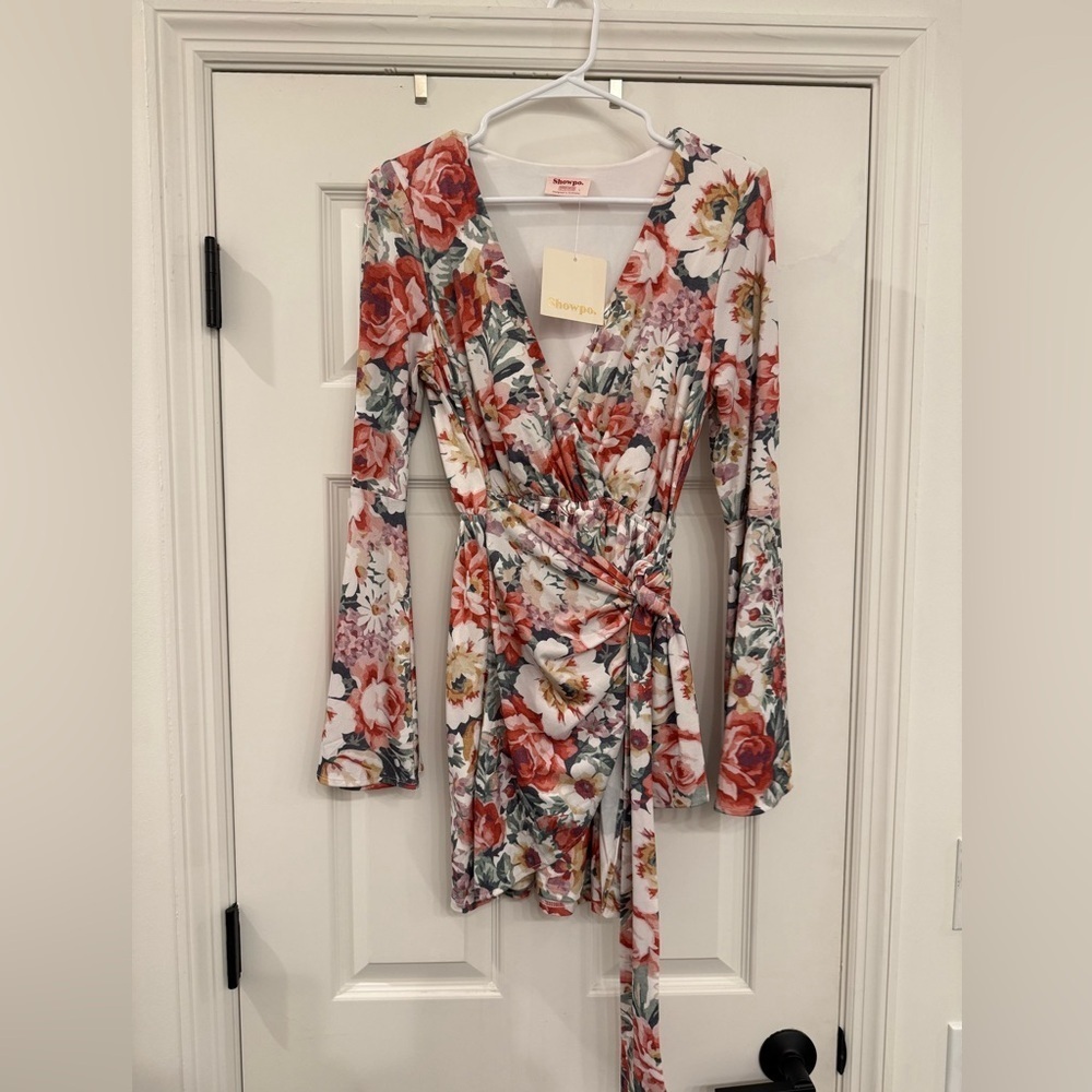 NWT Showpo Mini Dress Long Sleeve Wrap Dress Floral Pattern US 2